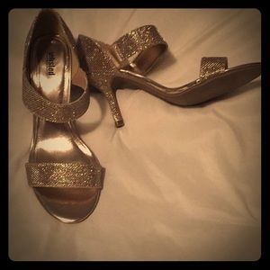Women’s Unlisted Sparkly Gold Heels!